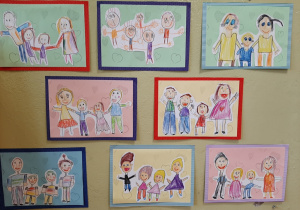 Obrazki przedstawiające rodzinę wykonane przez dzieci z grupy 3,4,5 latków.