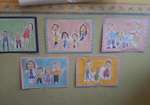 Obrazki przedstawiające rodzinę wykonane przez dzieci z grupy 3,4,5 latków - następna część.