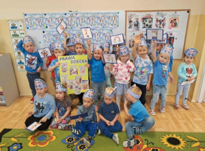 W Krainie Praw Dziecka – wszystko dziś na niebiesko!