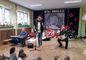 Muzycy podczas świątecznego koncertu.