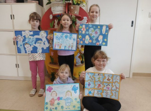 Prace na konkurs plastyczny "Autyzm - razem tworzymy całość"