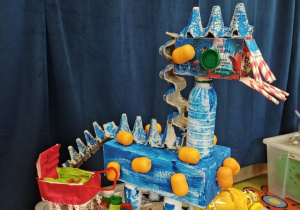 Wystawa wykonanych eko zabawek.