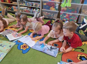 Książka w roli głównej – udział naszych przedszkolaków w akcji „Jak nie czytam, jak czytam”